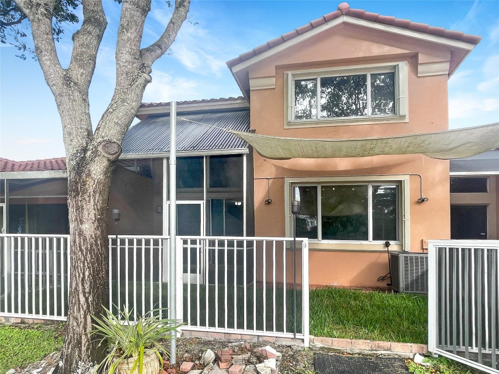 5648 NW 127th Ter Unit: 5648