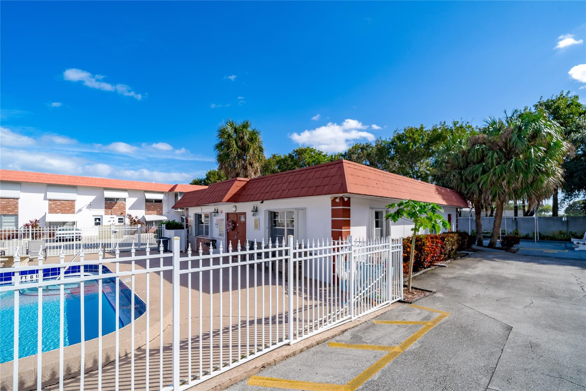 3550 NW 8th Ave Unit: 13