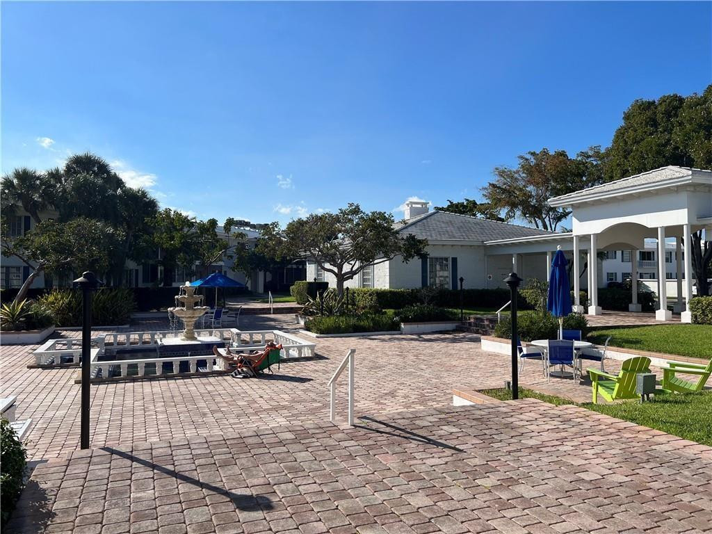 2210 NE 67th St Unit: 1228