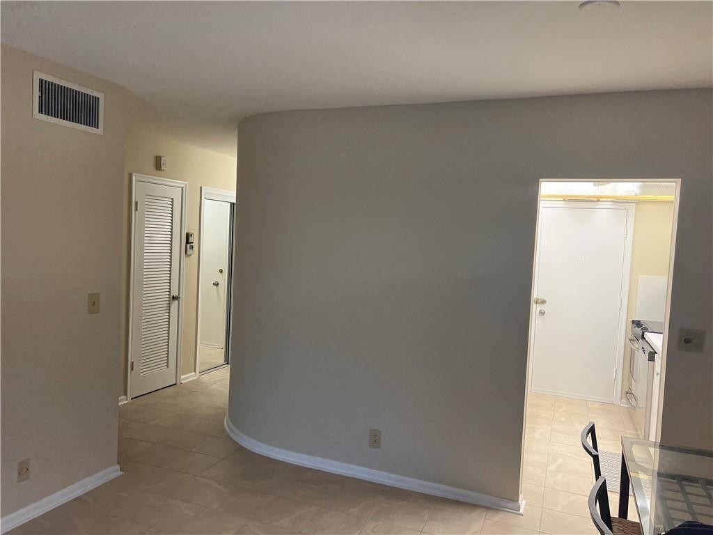 2210 NE 67th St Unit: 1228