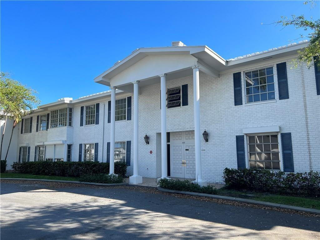 2210 NE 67th St Unit: 1228