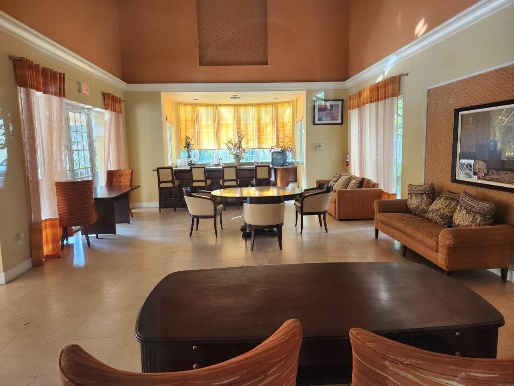 460 S Park Rd Unit: 6-209