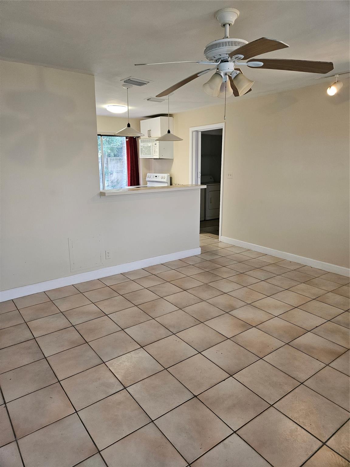 1446 NE 28th Ct