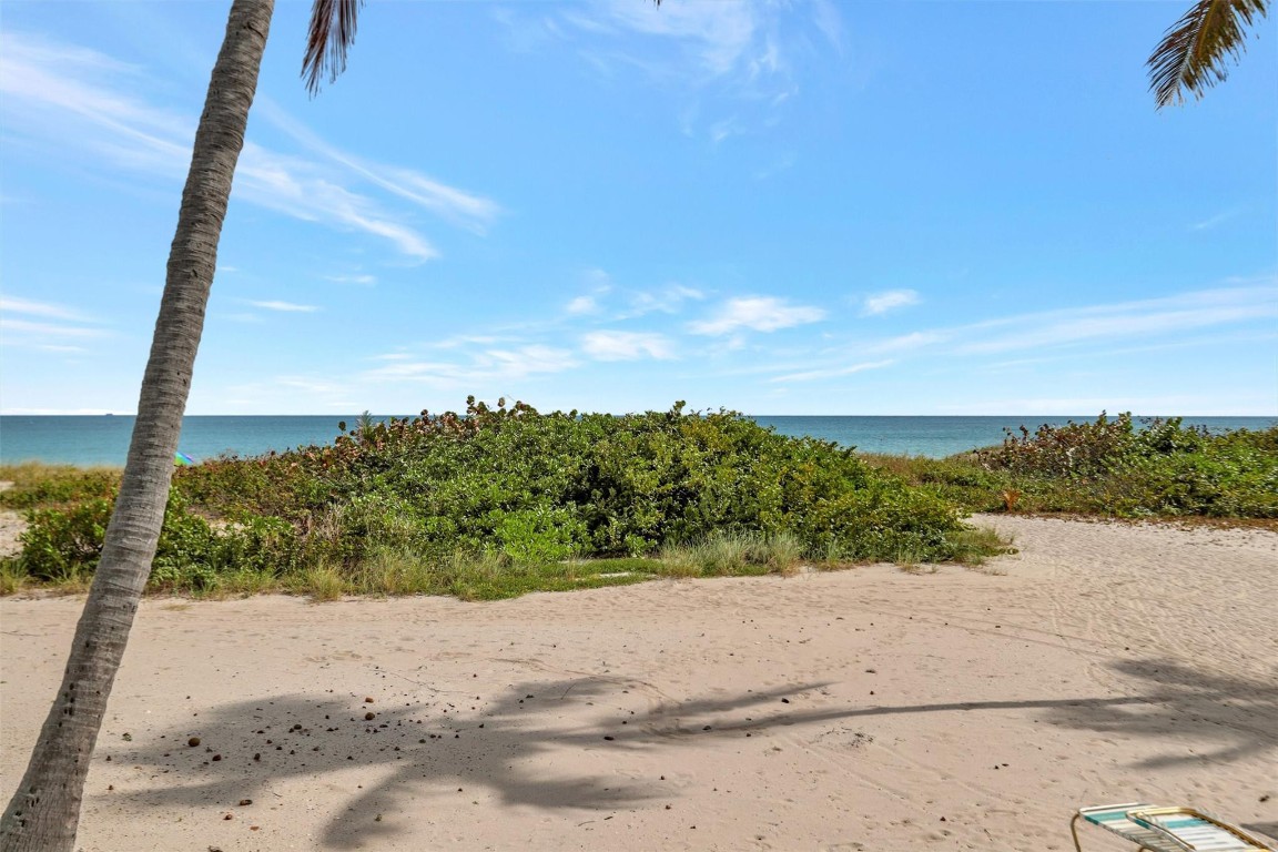 2000 S Ocean Boulevard 5H, Lauderdale-By-The-Sea Unit: 5H