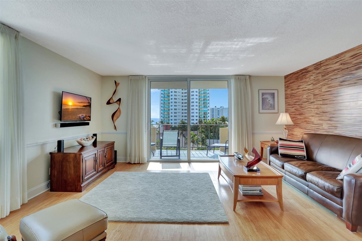 2000 S Ocean Boulevard 5H, Lauderdale-By-The-Sea Unit: 5H