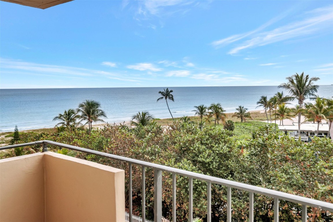 2000 S Ocean Boulevard 5H, Lauderdale-By-The-Sea Unit: 5H
