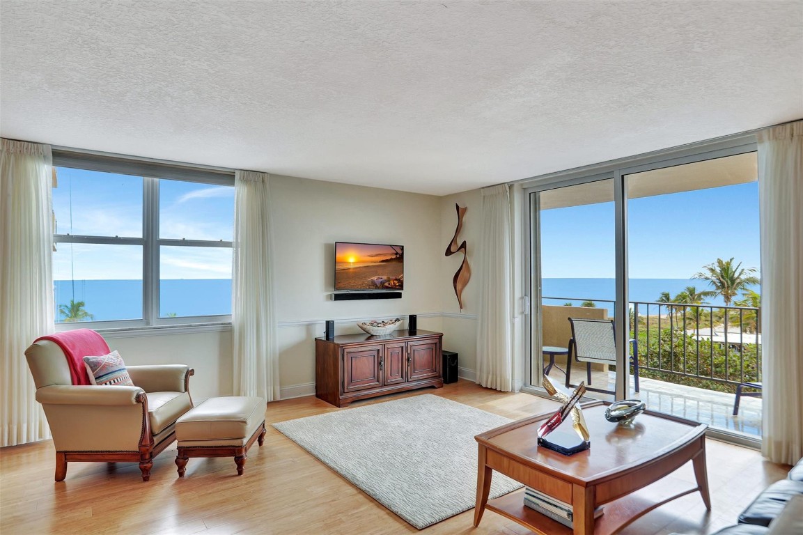 2000 S Ocean Boulevard 5H, Lauderdale-By-The-Sea Unit: 5H