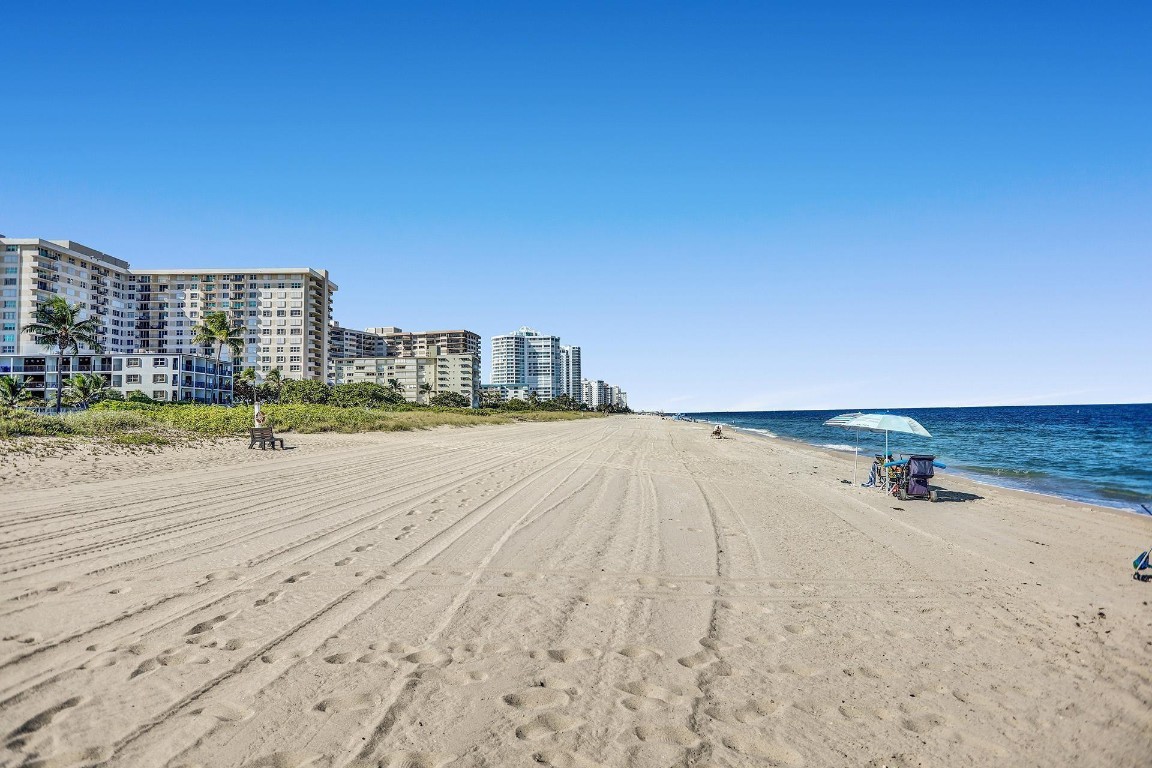 2000 S Ocean Boulevard 5H, Lauderdale-By-The-Sea Unit: 5H