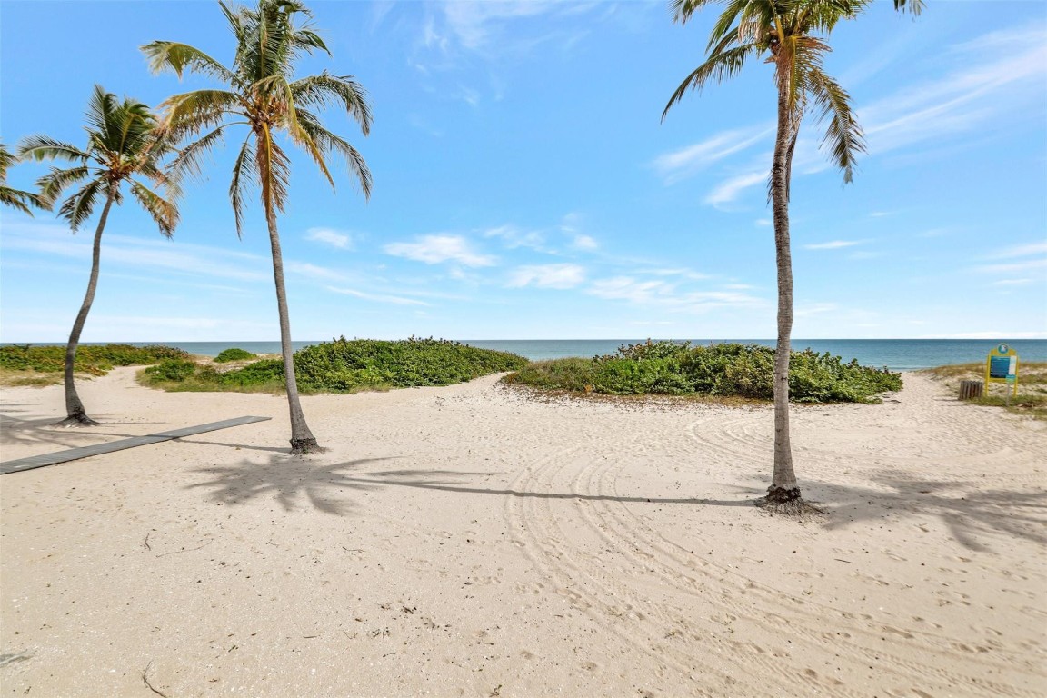 2000 S Ocean Boulevard 5H, Lauderdale-By-The-Sea Unit: 5H