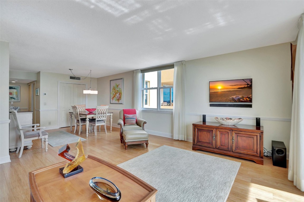 2000 S Ocean Boulevard 5H, Lauderdale-By-The-Sea Unit: 5H