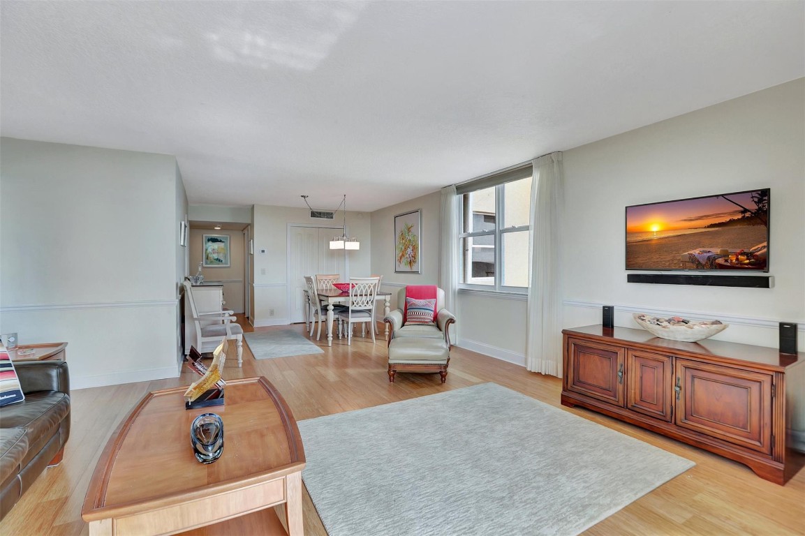 2000 S Ocean Boulevard 5H, Lauderdale-By-The-Sea Unit: 5H