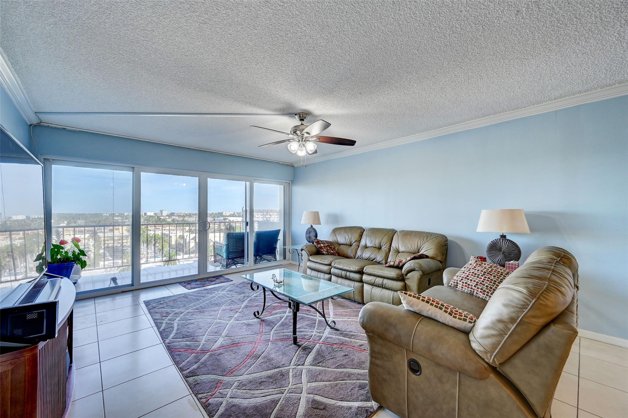 801 S Federal Hwy Unit: 1012