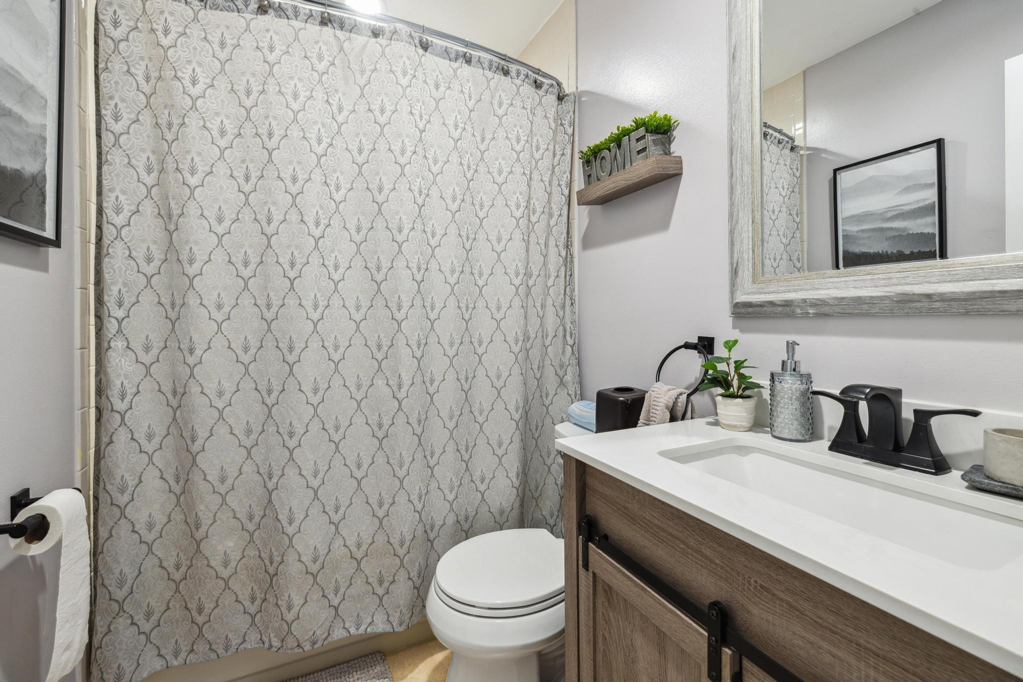 571 NE 7TH AVENUE Unit: 3B