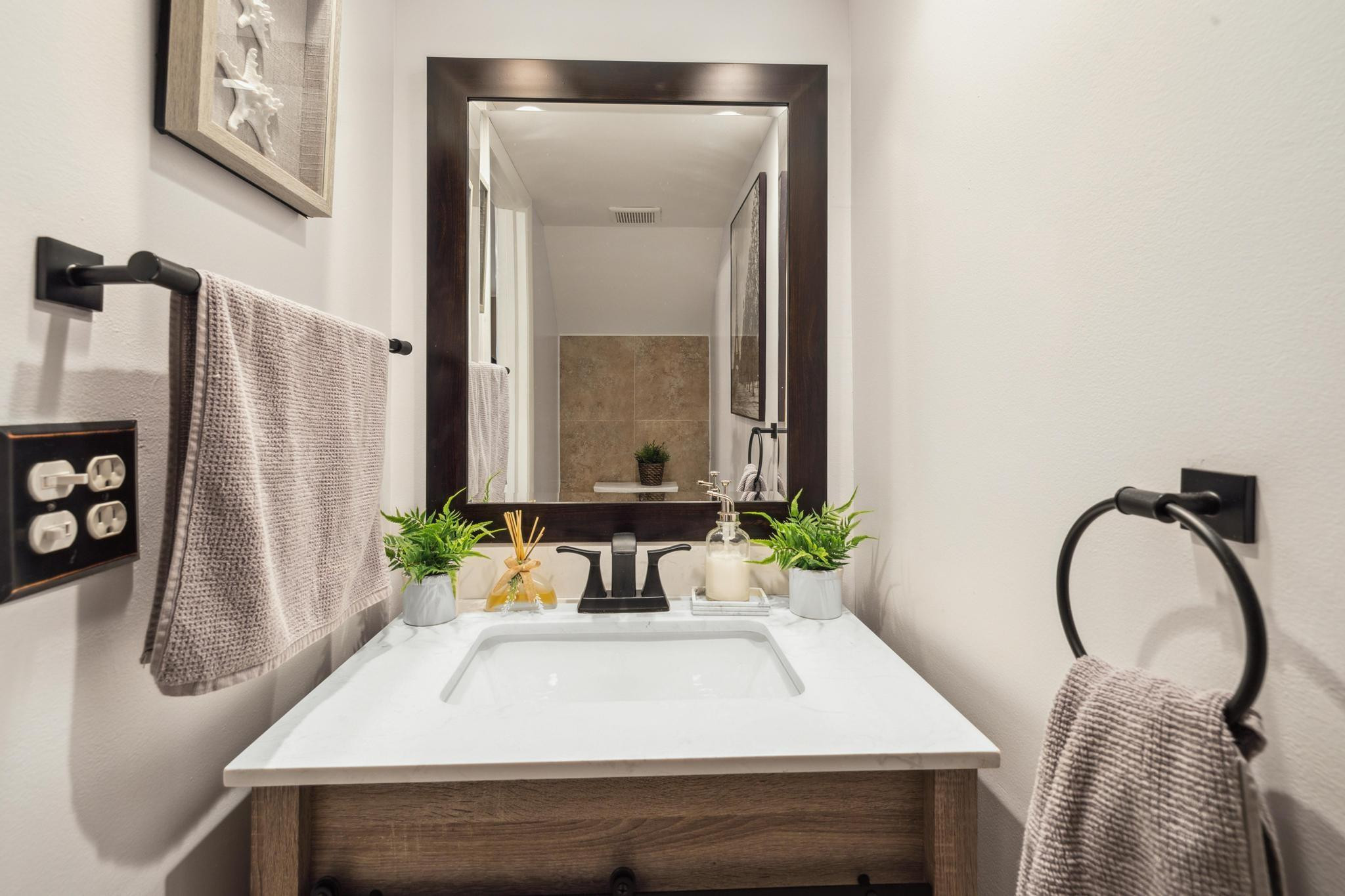 571 NE 7TH AVENUE Unit: 3B