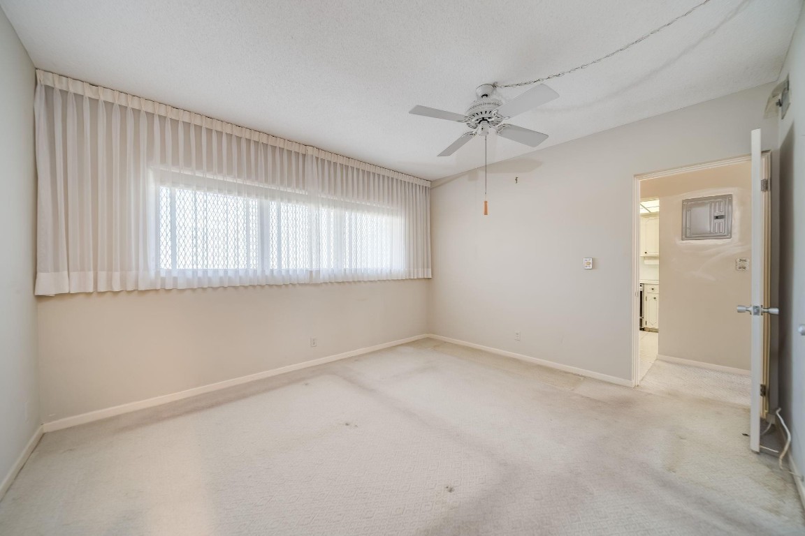 900 SW 12th St Unit: 202