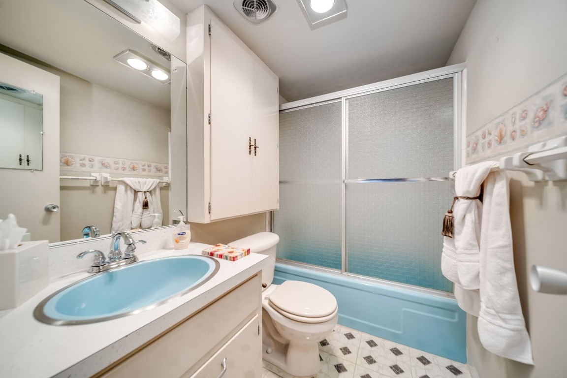 900 SW 12th St Unit: 202