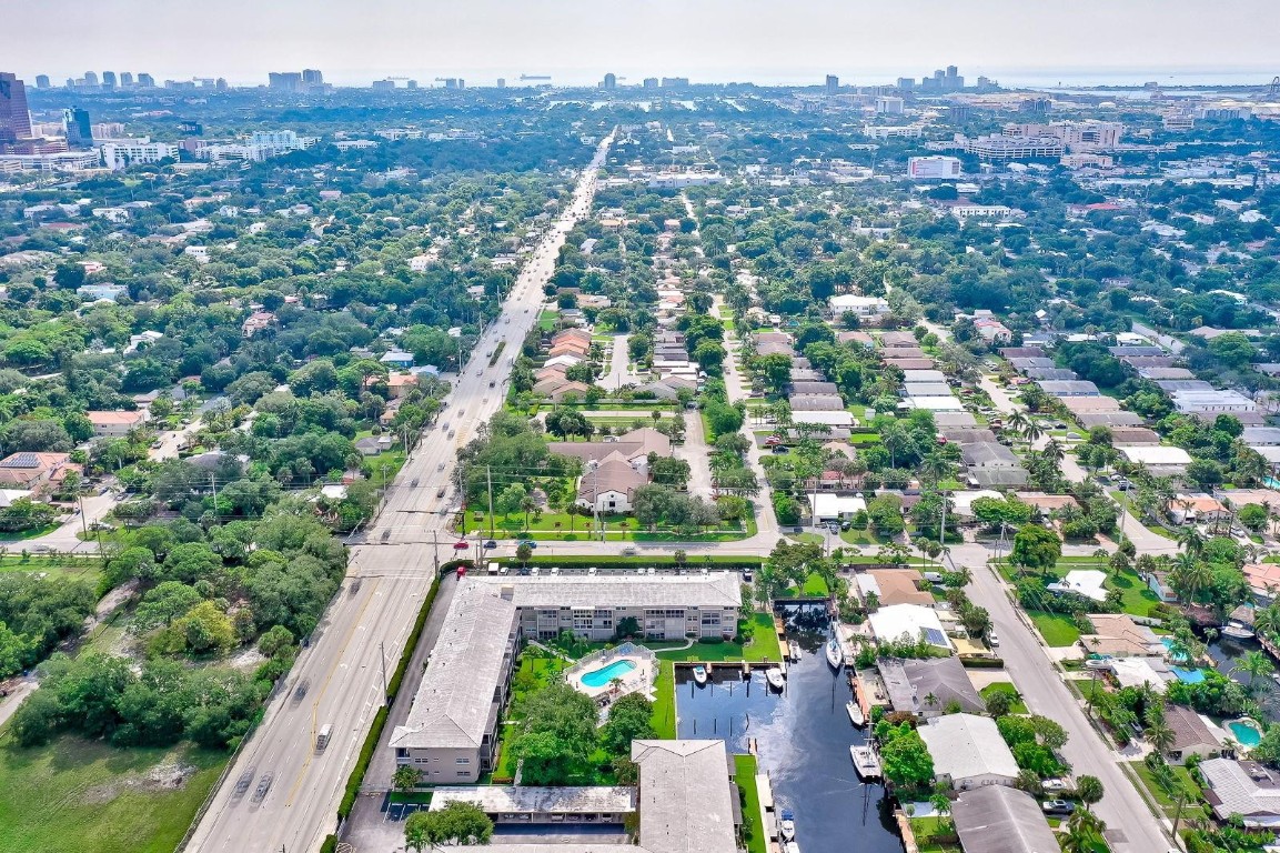 900 SW 12th St Unit: 202