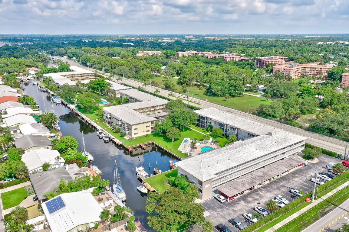 900 SW 12th St Unit: 202