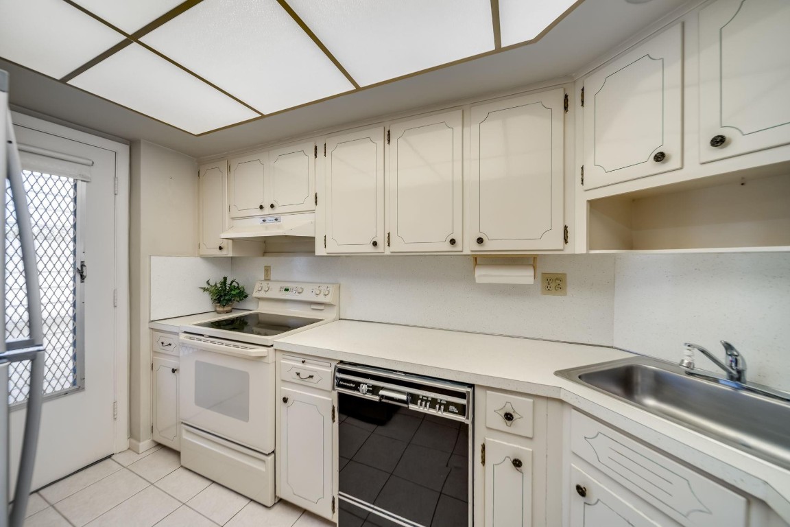 900 SW 12th St Unit: 202