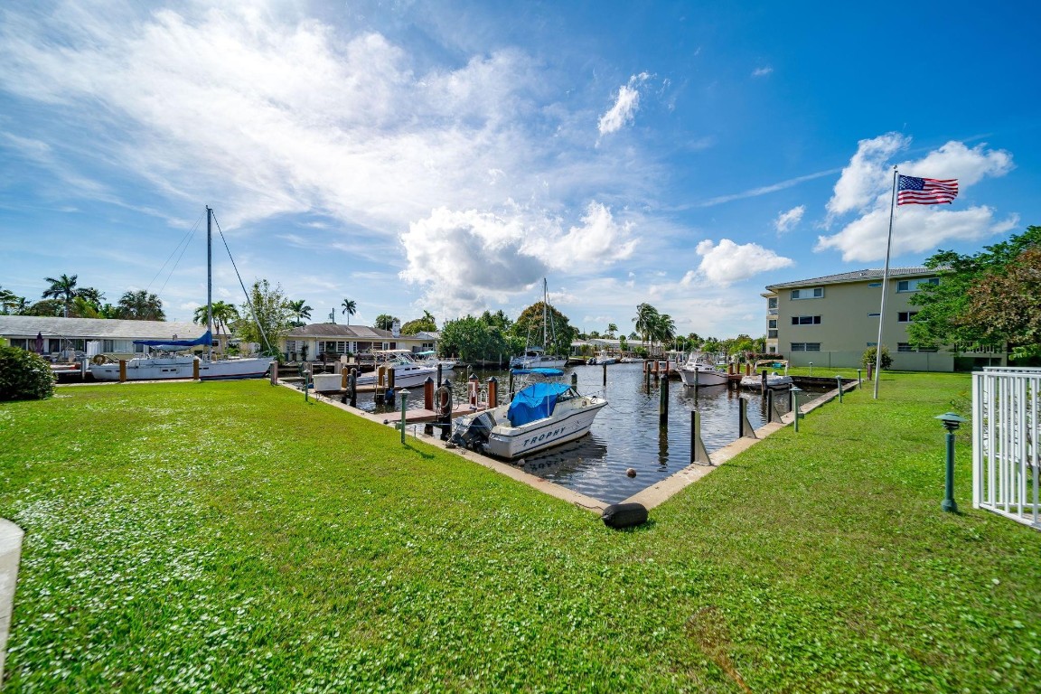 900 SW 12th St Unit: 202