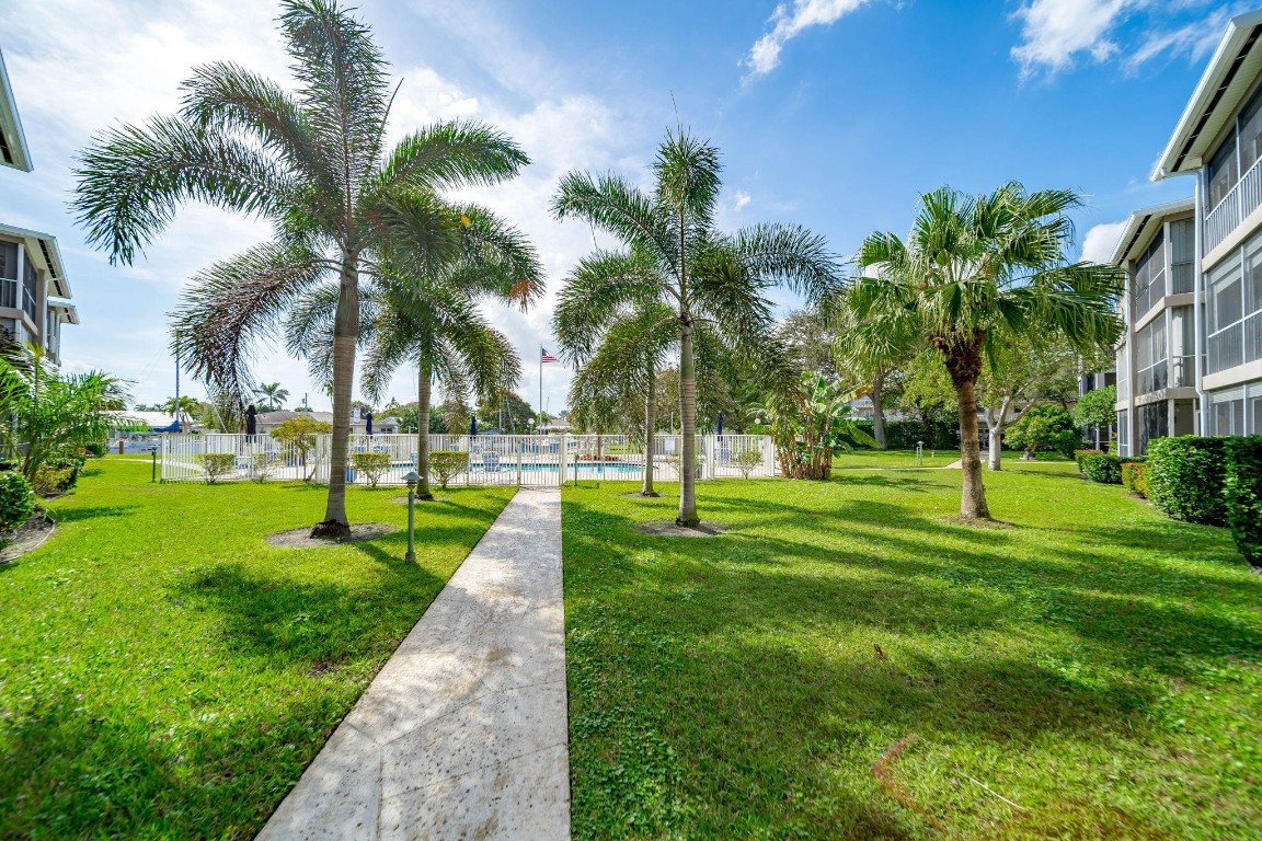 900 SW 12th St Unit: 202