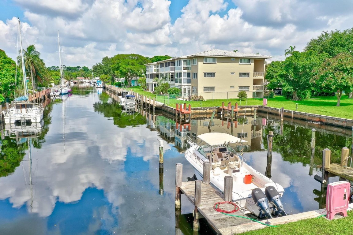 900 SW 12th St Unit: 202