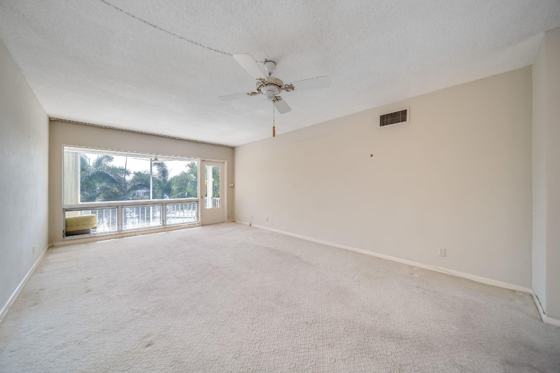 900 SW 12th St Unit: 202