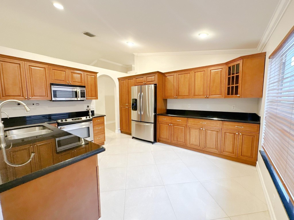 9518 Fox Trot Ln