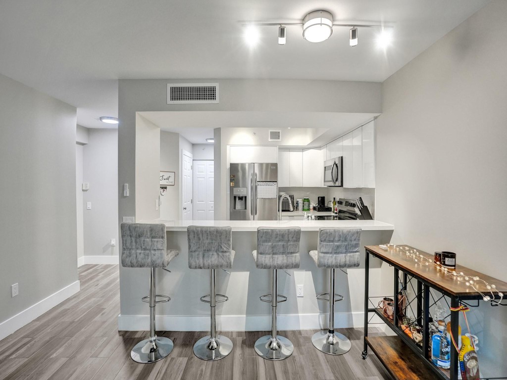 430 S Park Road 202, Hollywood Unit: 202