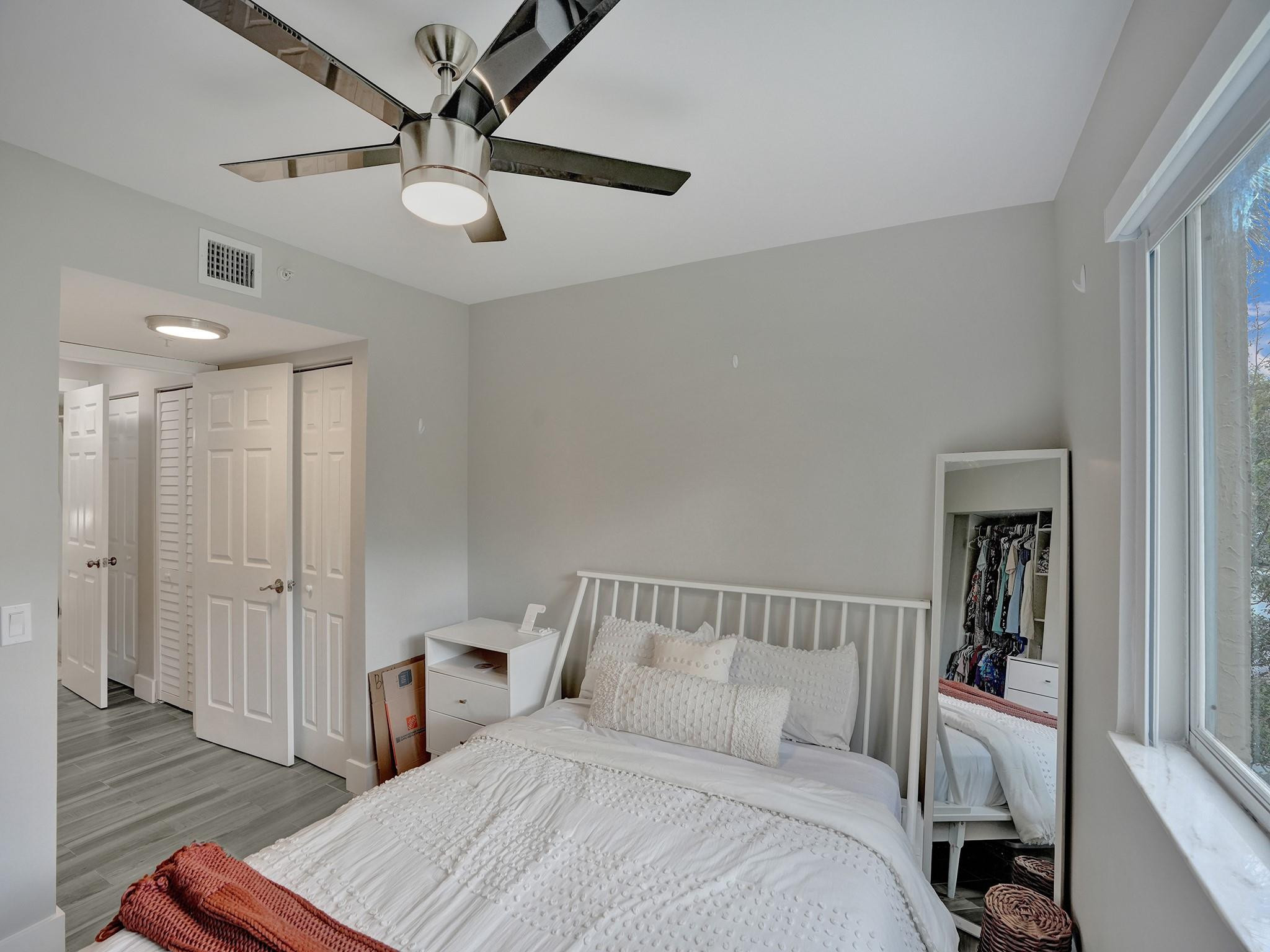 430 S Park Road 202, Hollywood Unit: 202