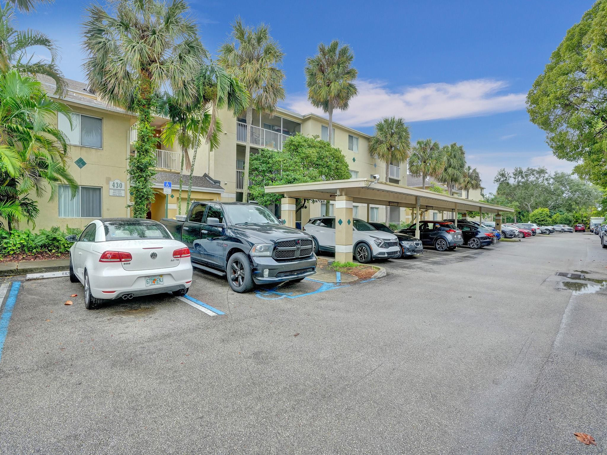 430 S Park Road 202, Hollywood Unit: 202