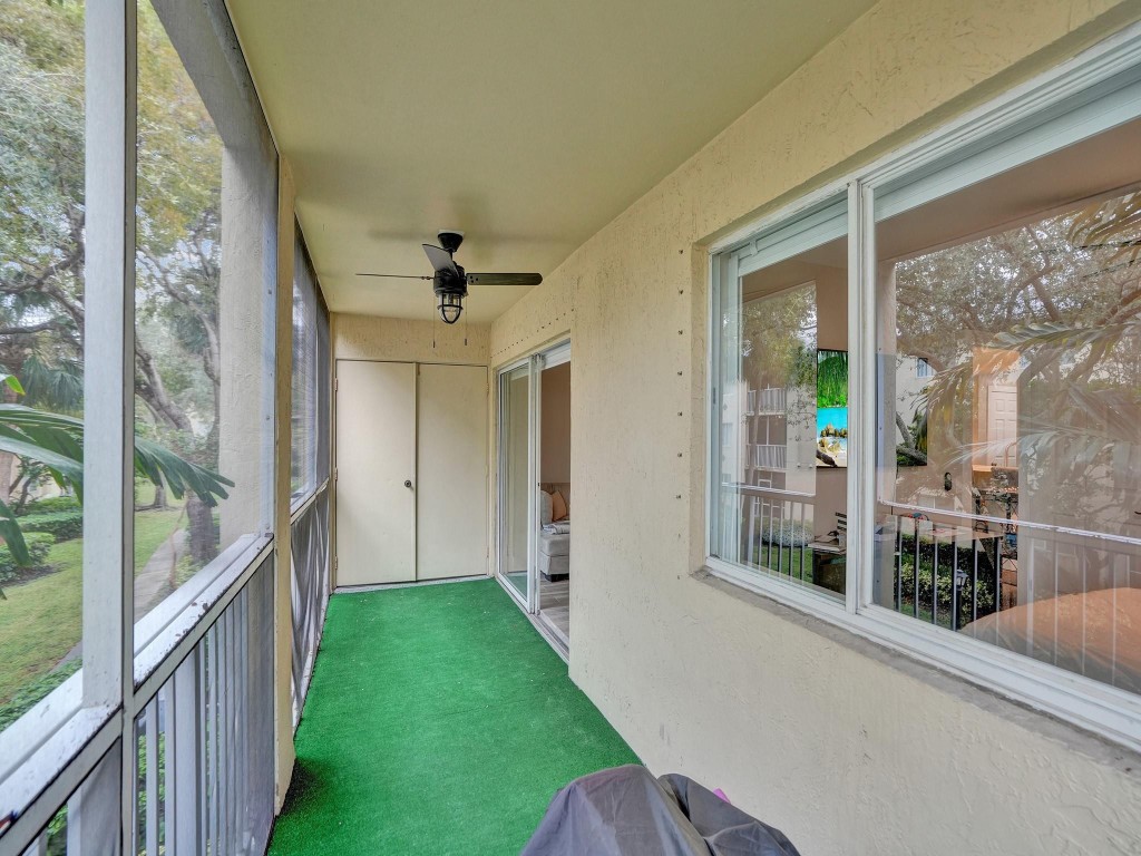 430 S Park Road 202, Hollywood Unit: 202