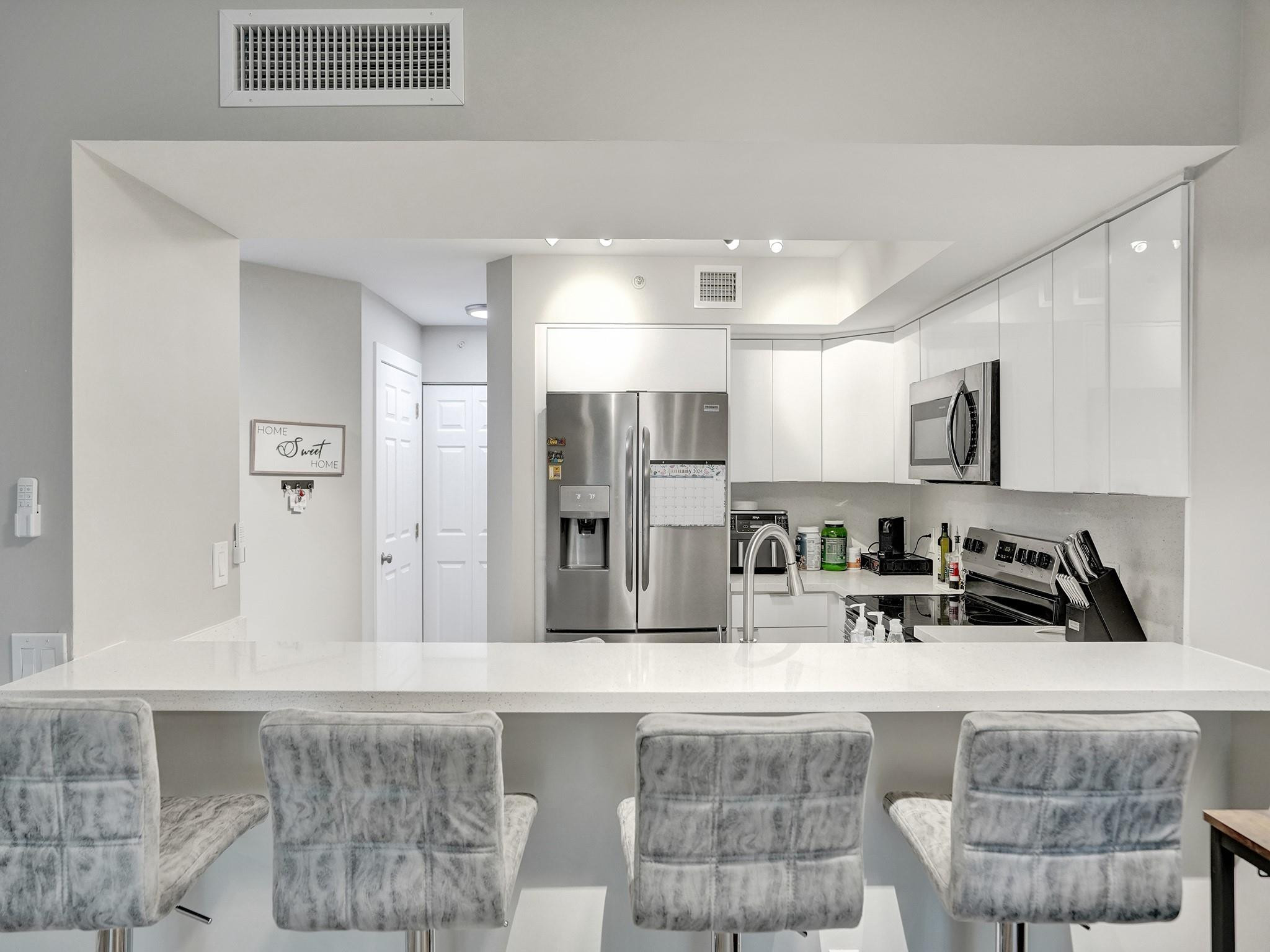 430 S Park Road 202, Hollywood Unit: 202