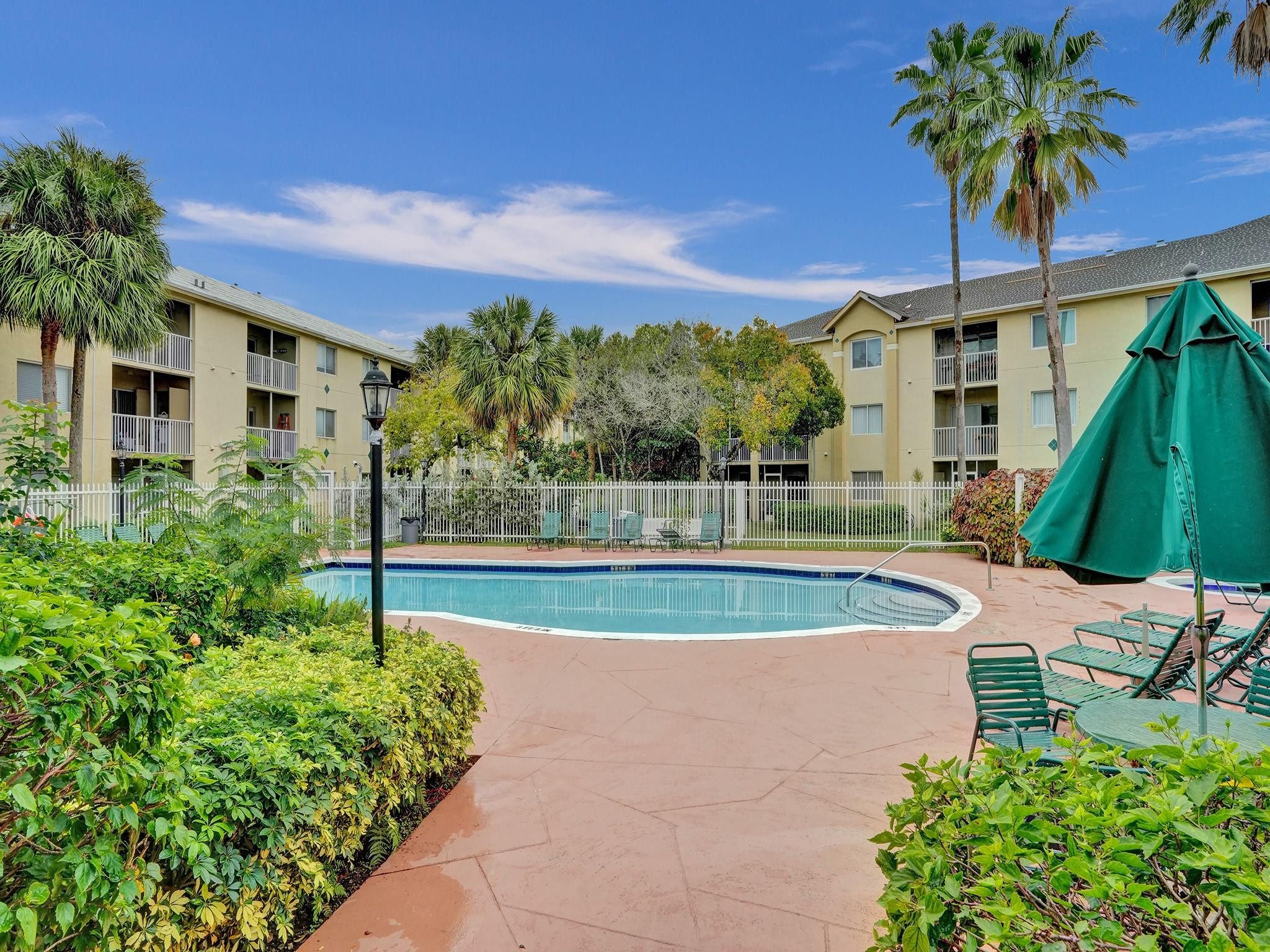 430 S Park Road 202, Hollywood Unit: 202