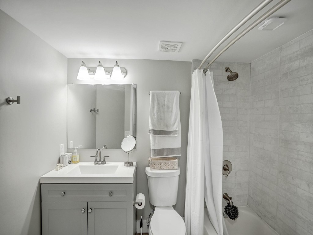 430 S Park Road 202, Hollywood Unit: 202