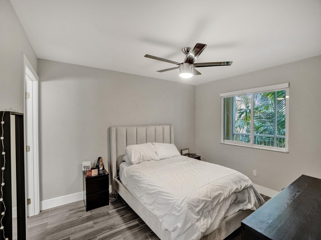 430 S Park Road 202, Hollywood Unit: 202