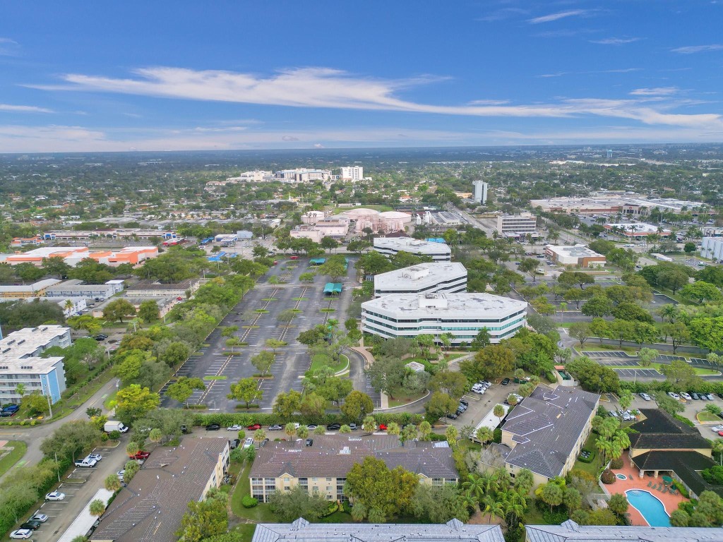 430 S Park Road 202, Hollywood Unit: 202