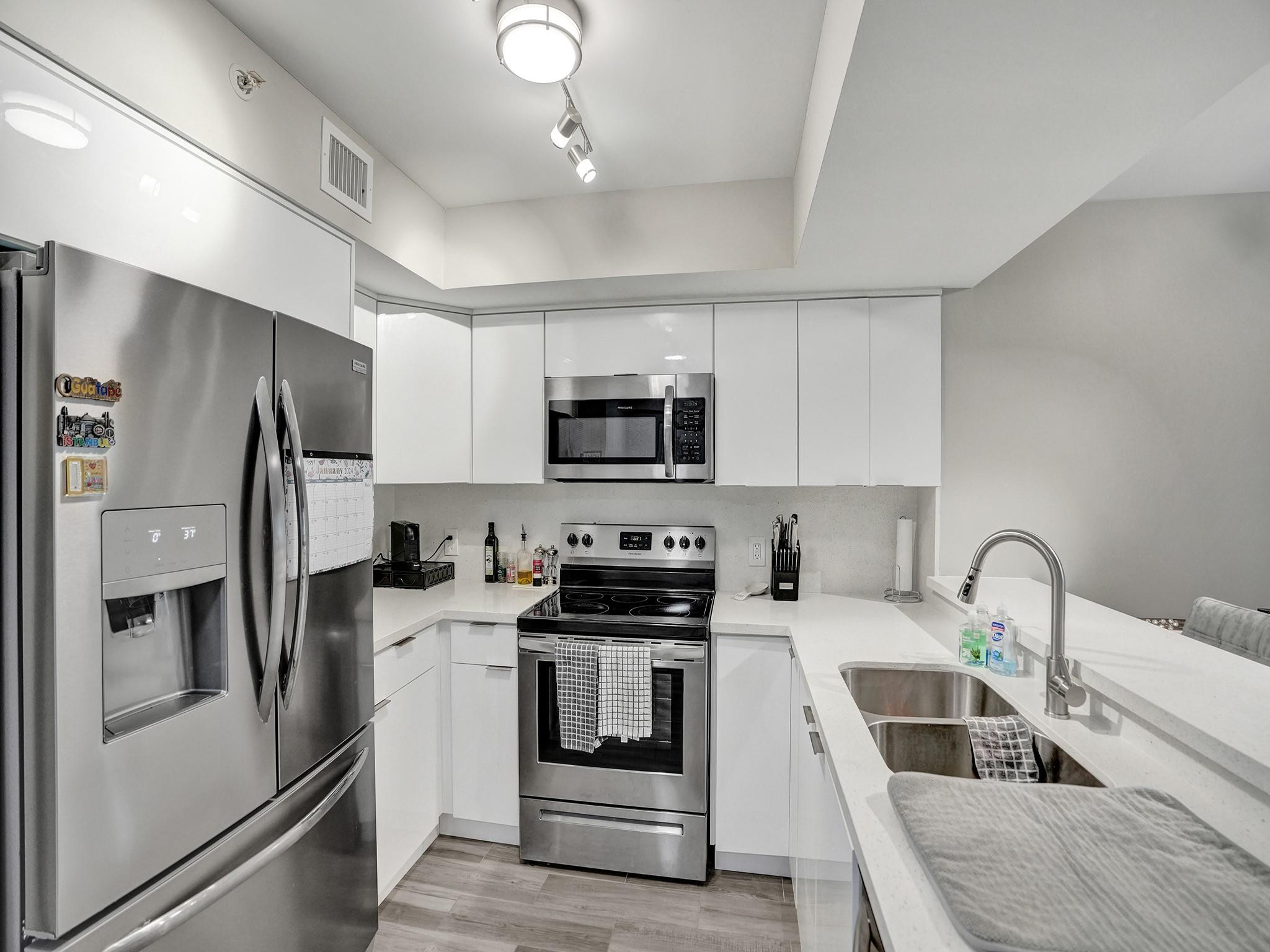 430 S Park Road 202, Hollywood Unit: 202