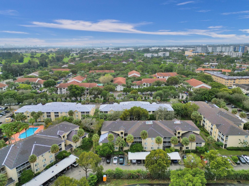 430 S Park Road 202, Hollywood Unit: 202