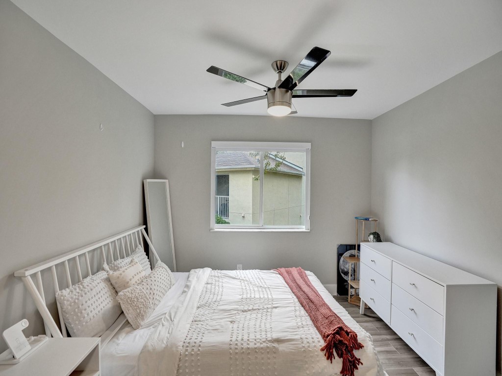 430 S Park Road 202, Hollywood Unit: 202