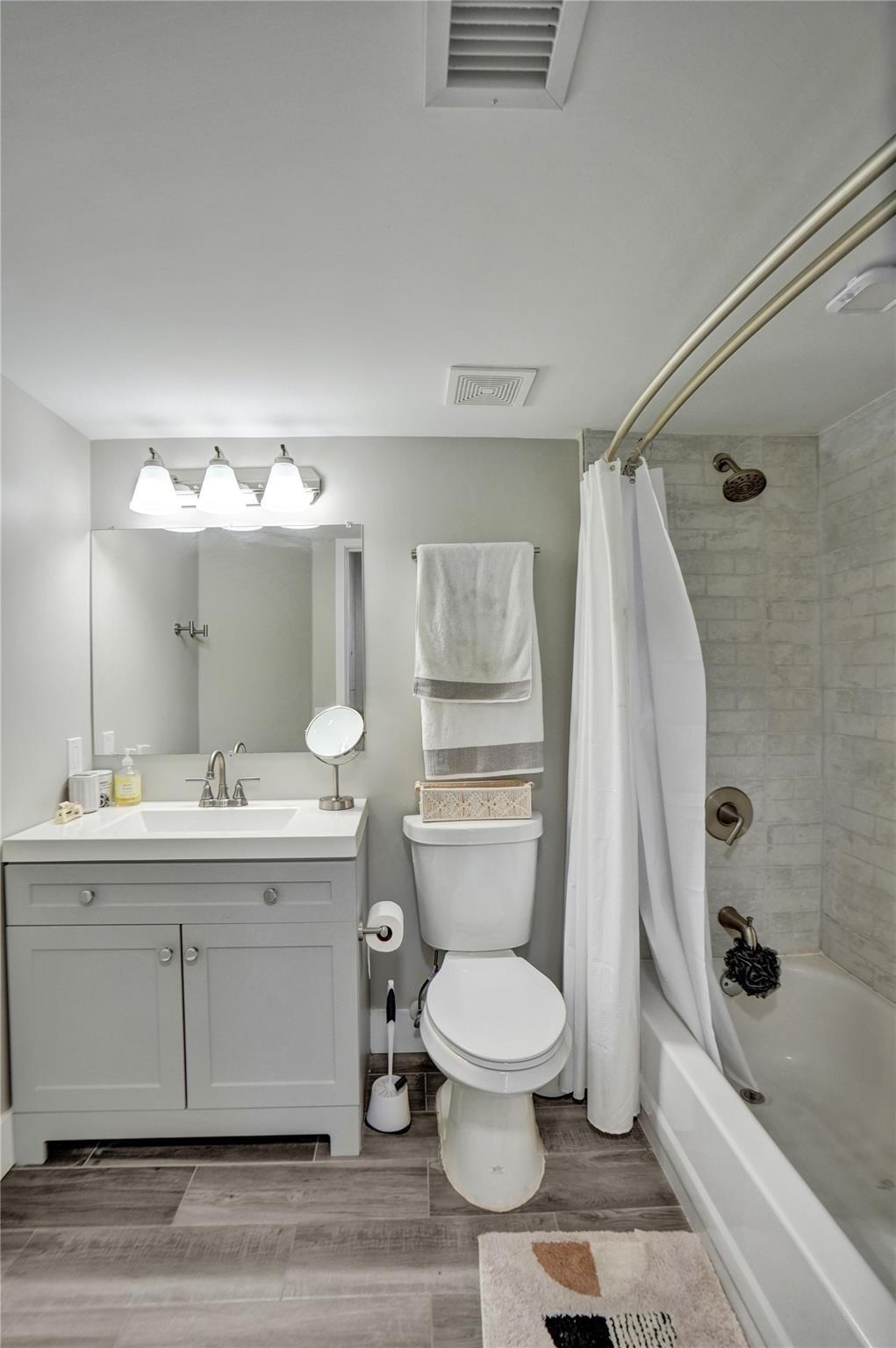 430 S Park Road 202, Hollywood Unit: 202