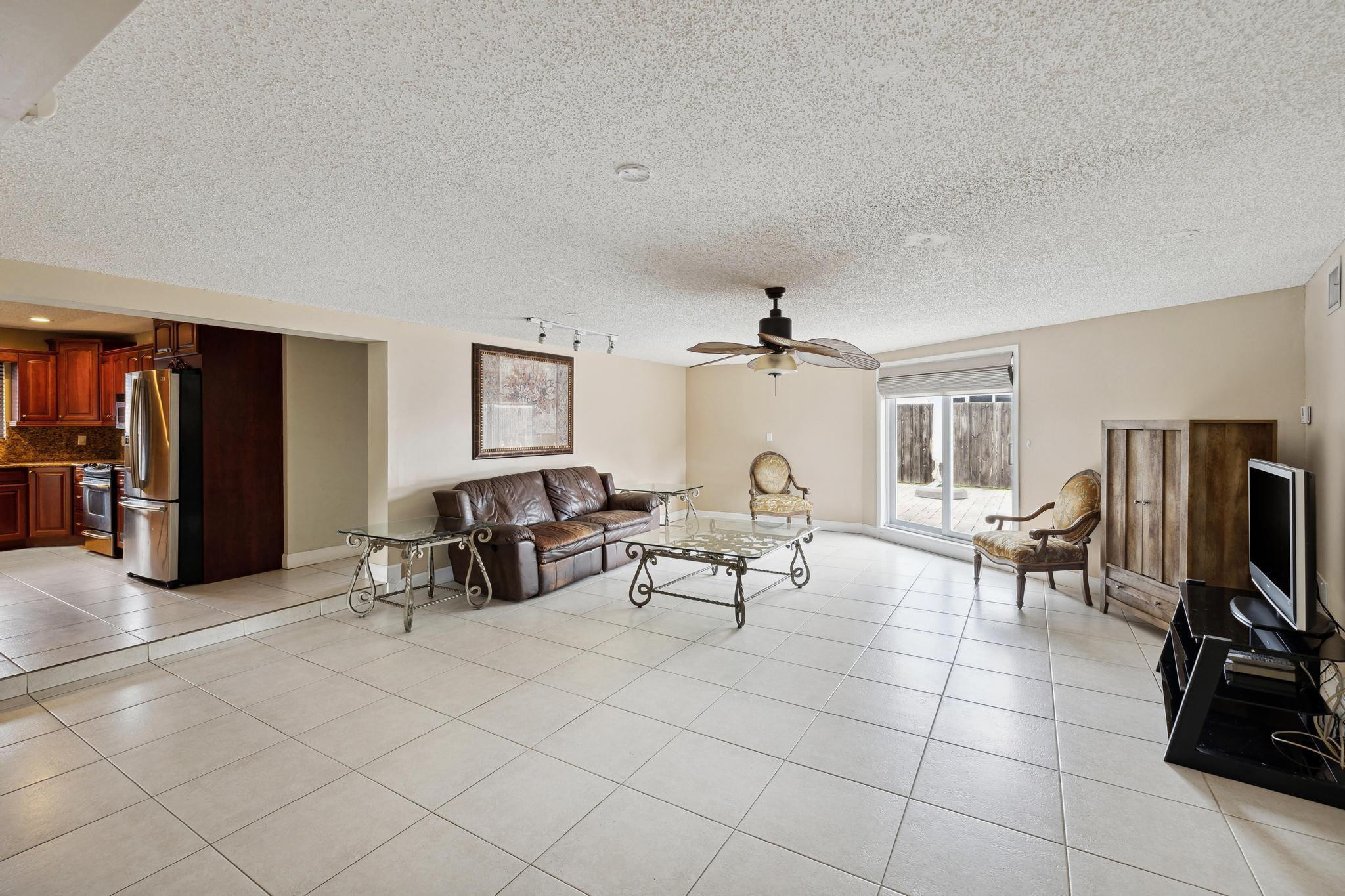 2121 NE 62nd Ct