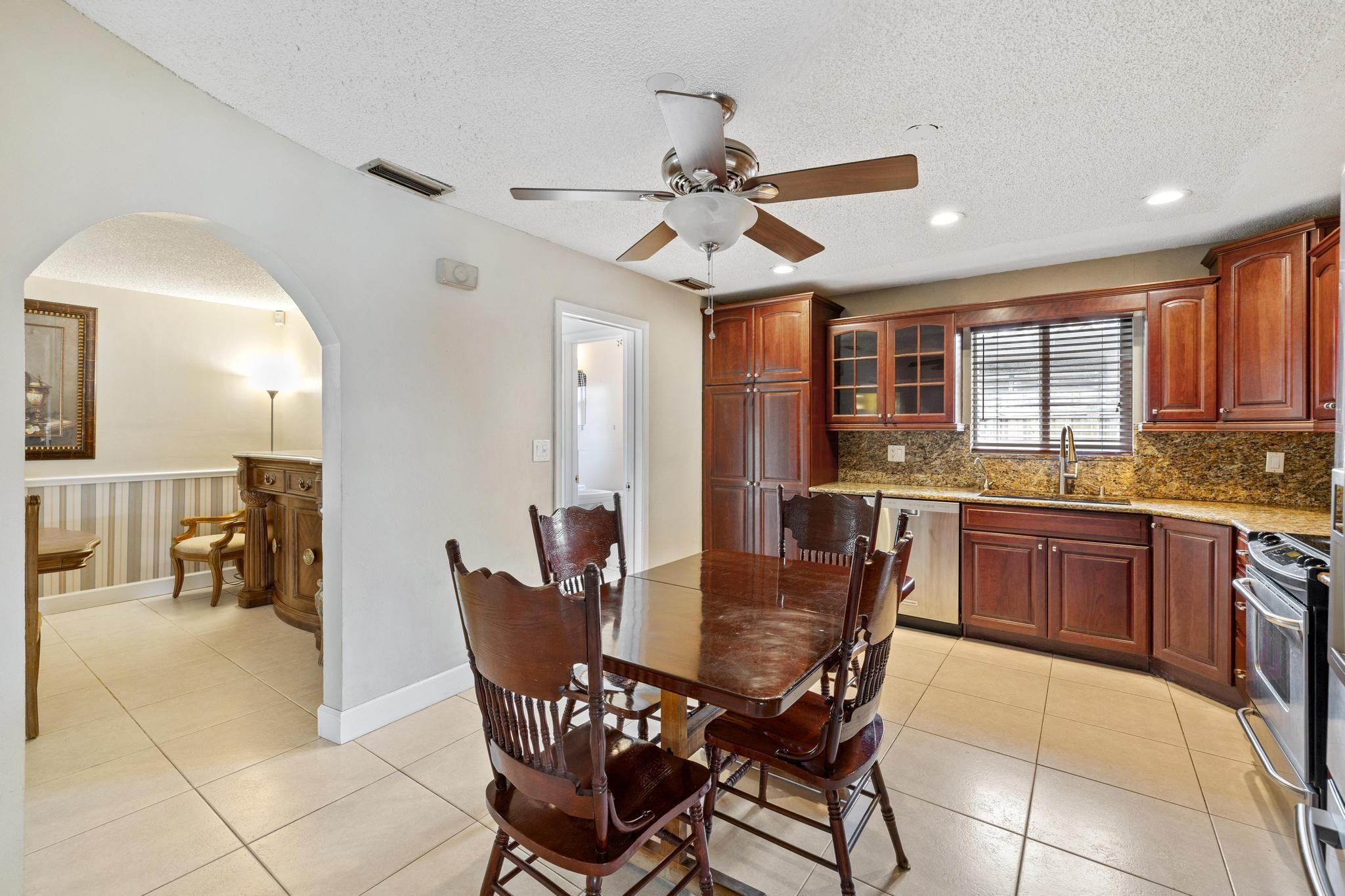 2121 NE 62nd Ct
