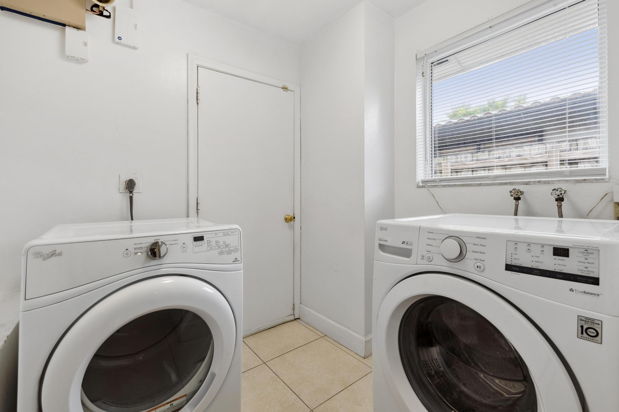 2121 NE 62nd Ct