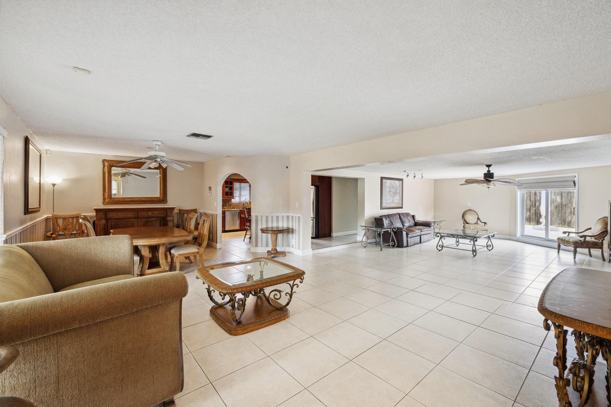 2121 NE 62nd Ct