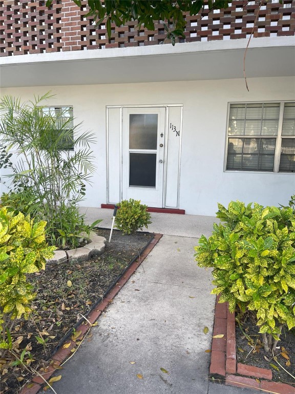 2050 NE 39th St Unit: 113N