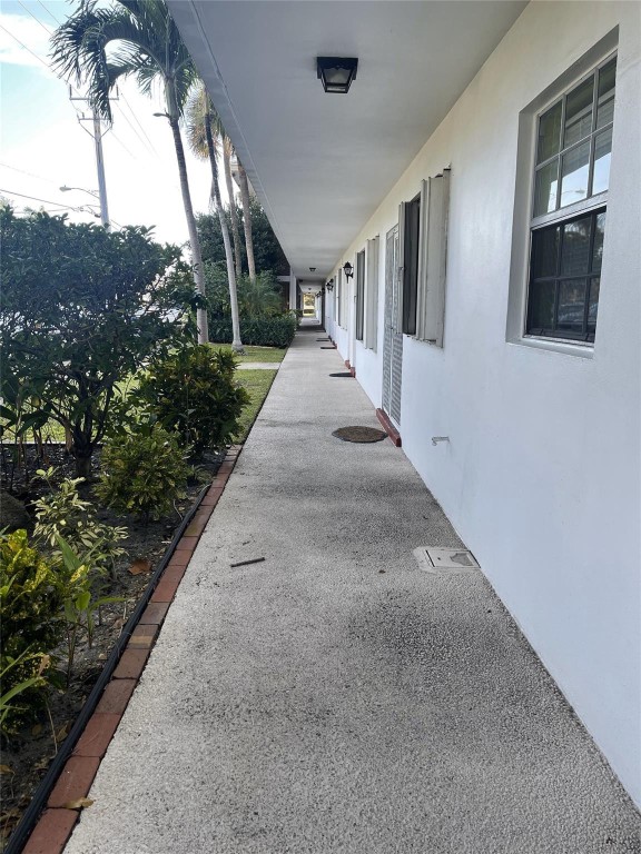 2050 NE 39th St Unit: 113N