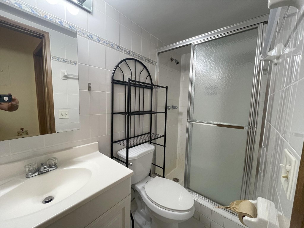 2050 NE 39th St Unit: 113N