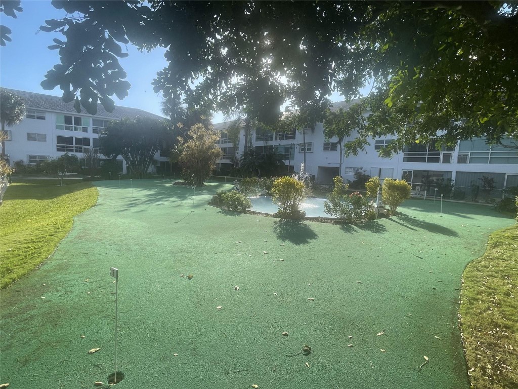 2050 NE 39th St Unit: 113N