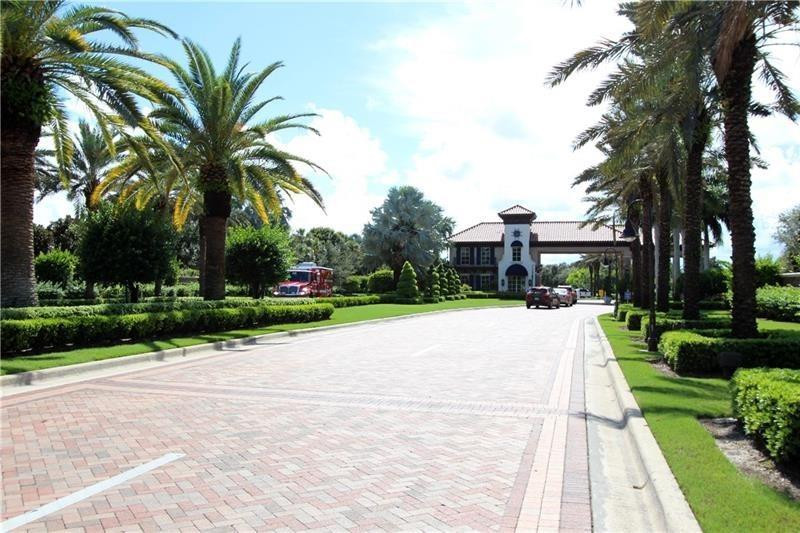 7535 La Paz Blvd Unit: 301